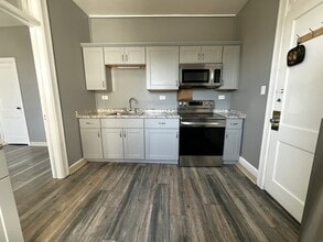 Building Photo - 2 Raymond Ave