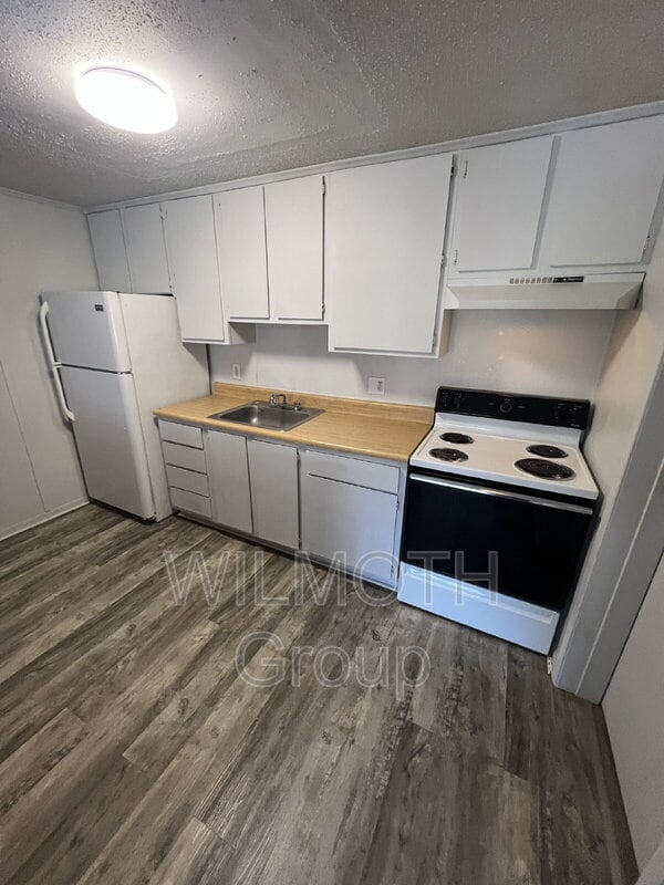 Foto del edificio - 2000 Indianapolis Rd