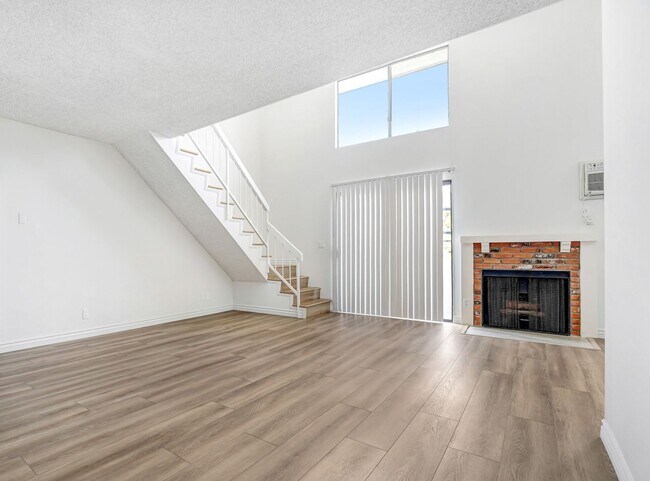 Building Photo - 3415 McLaughlin Ave