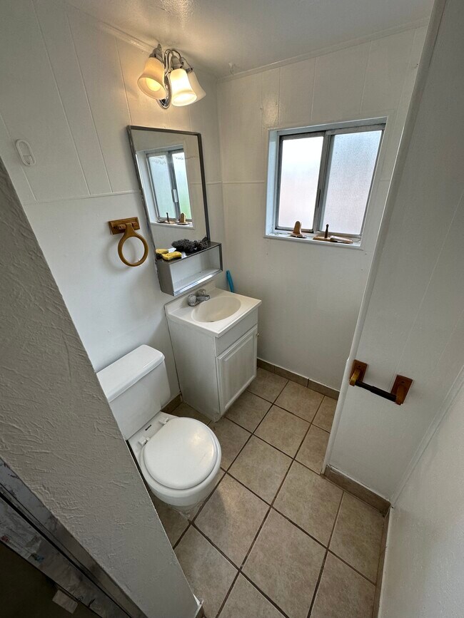 One RestRoom - 491 N 4th St