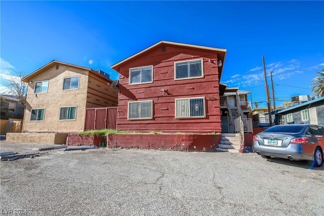 Building Photo - 375 N 15th St