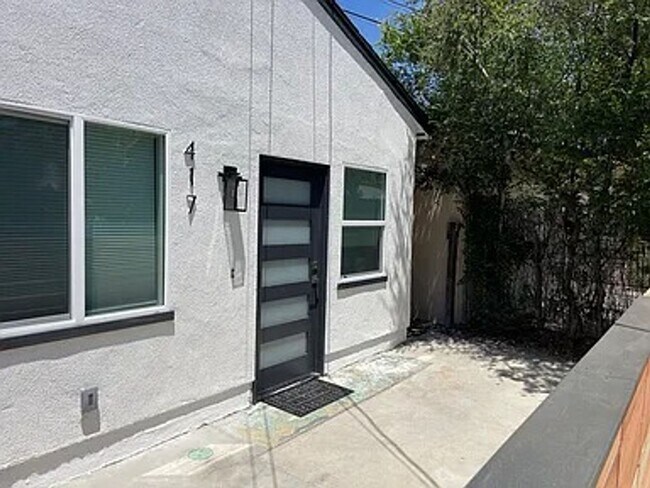 Foto del edificio - 417 St Augustine Ave