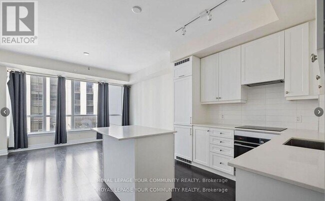 Photo du bâtiment - 9075-9075 Jane St