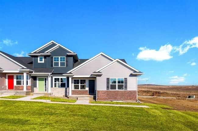 Building Photo - 623-627 Catherine Drive