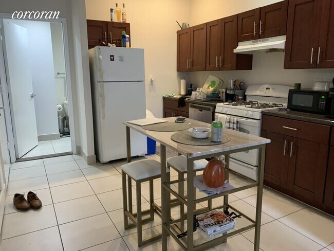 Foto del edificio - 2147 2nd Ave