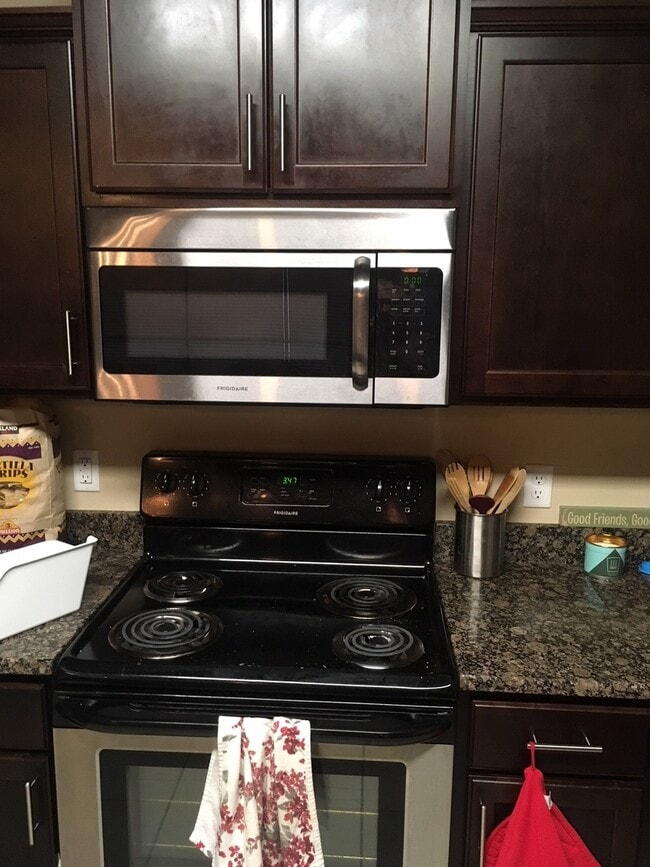 Building Photo - Bears Town Lofts