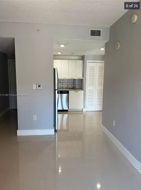Building Photo - 3410 Coral Way