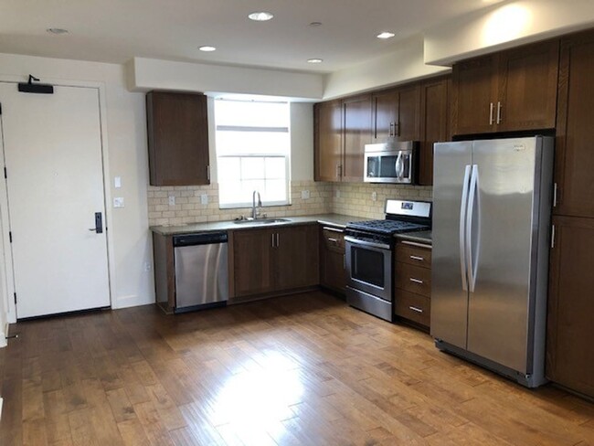 Building Photo - Single Story 2 Bedroom Condo in Downtown V...