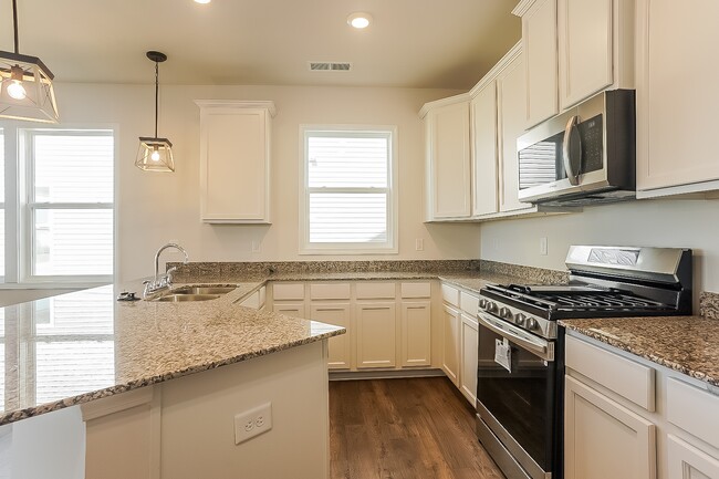 Building Photo - 745 Justify Lp