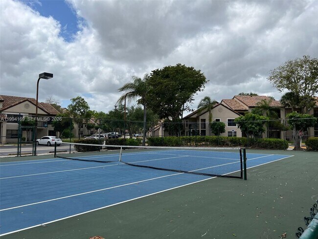 Foto del edificio - 4221 W McNab Rd