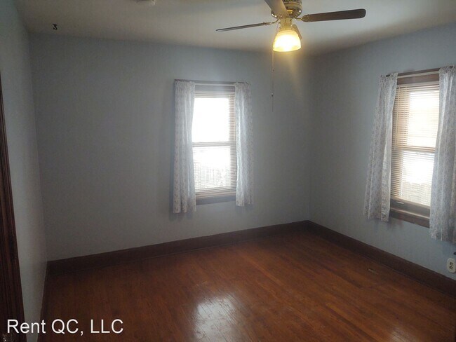 Foto del edificio - 3 br, 2 bath House - 142 10th St
