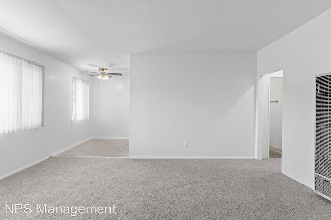 Building Photo - 2 br, 1 bath Apartment - 1128 E 12th Stree...