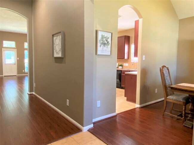Building Photo - 20323 Ray Falls Dr