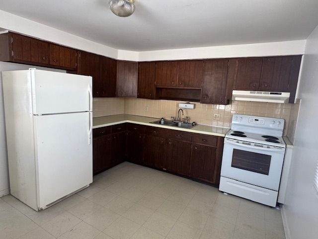 Foto principal - 646 W Main St