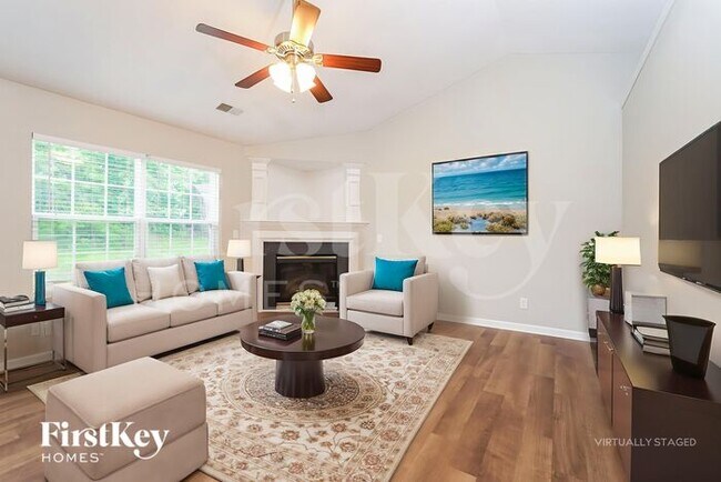 Foto del edificio - 813 Hartley Hill Ct