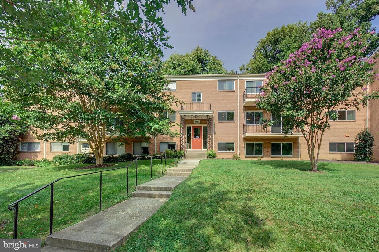10620 Weymouth St Unit W104, Bethesda, MD 20814 Condo for Rent in Bethesda, MD