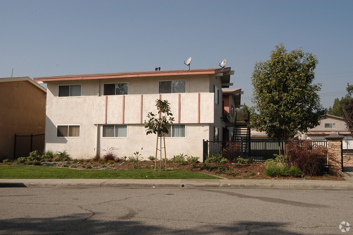 Primary Photo - 9354 Pradera Ave
