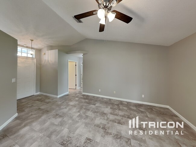 Foto del edificio - 6504 64th Ln E