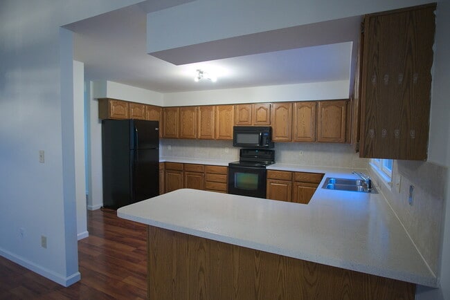 Kitchen - 103 Conway CT