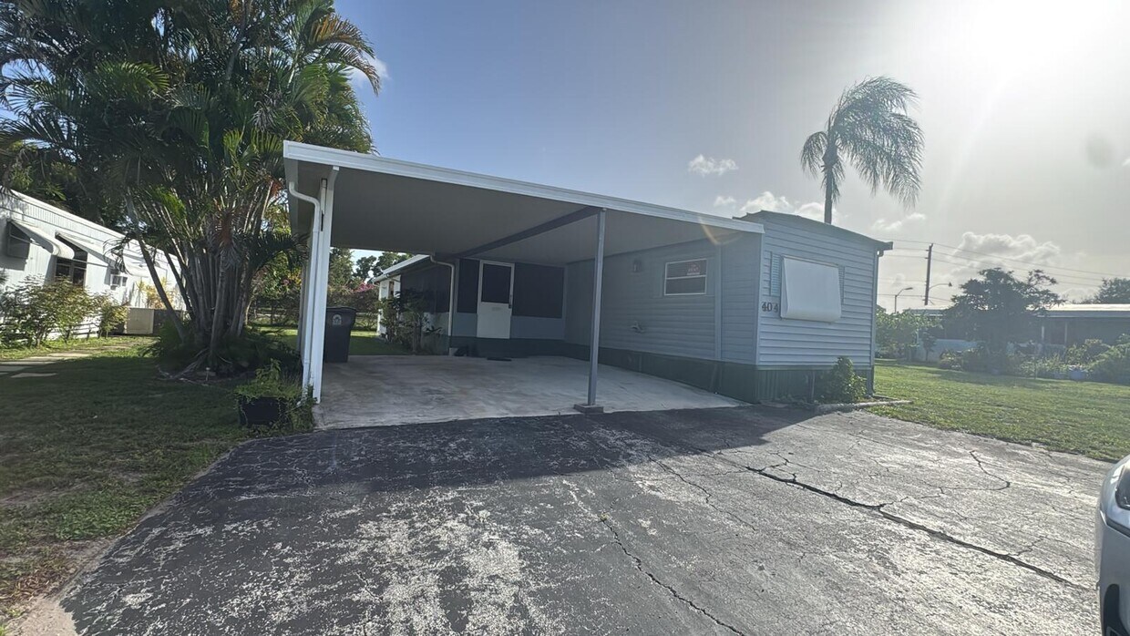 Foto principal - 4046 67th Ln N