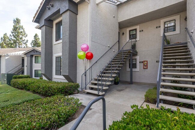 Foto del edificio - ***STUNNING 2 BD 2BA CONDO***RANCHO BERNAR...
