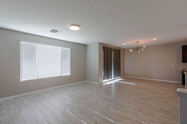 Foto del edificio - 3 Bedroom, Loft, Gated Community, Southwes...