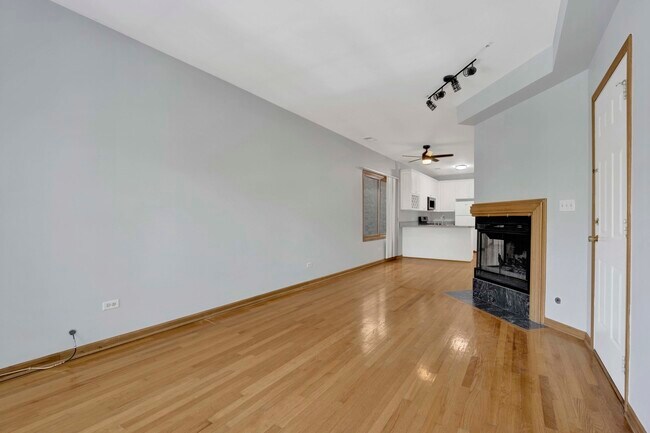 Foto del edificio - 1339 N Greenview Ave
