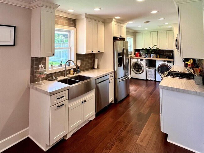 Foto del edificio - 9617 Pine Lake Dr