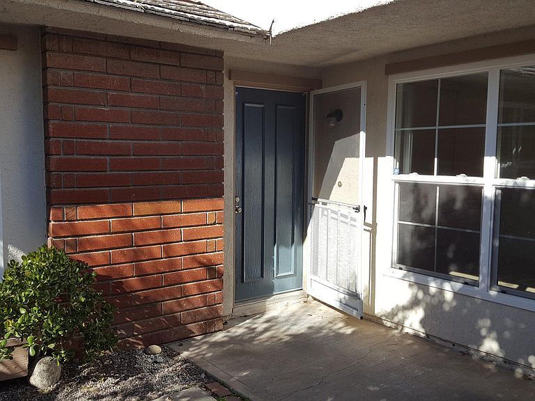 Primary Photo - 4 Featherwood, Irvine, CA 92612