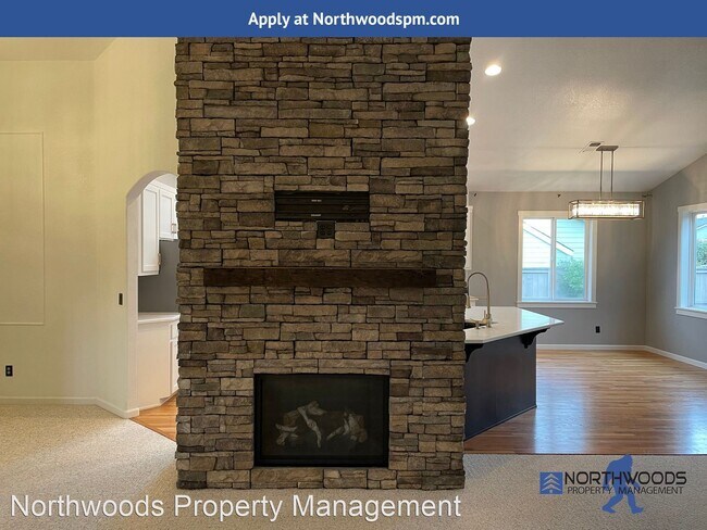 Foto del edificio - 4 br, 2 bath House - 780 Ridgeway