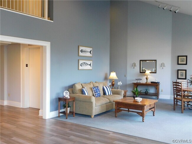 Foto del edificio - 301 Beacon Ridge Dr