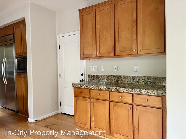 Foto del edificio - 4 br, 2.5 bath House - 6011 Hillbrook Place