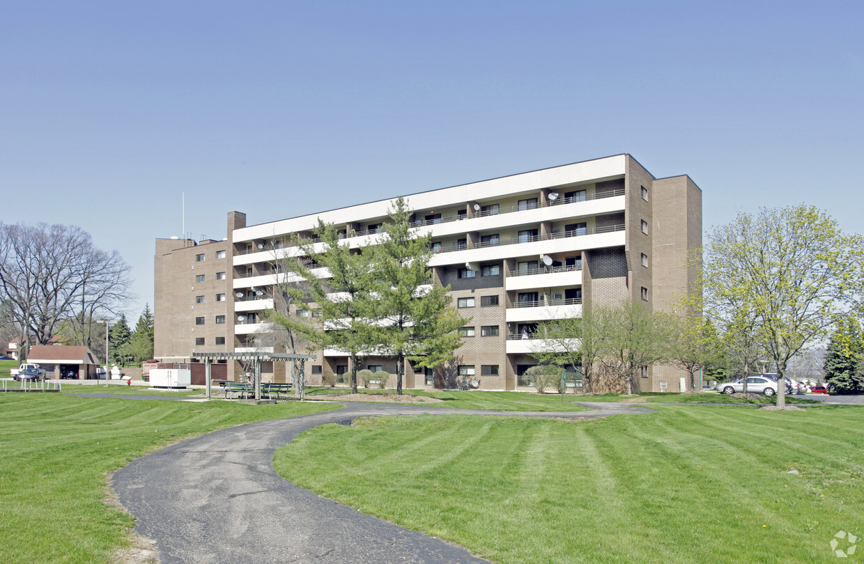 Foto del edificio - Walled Lake Villas  Tower