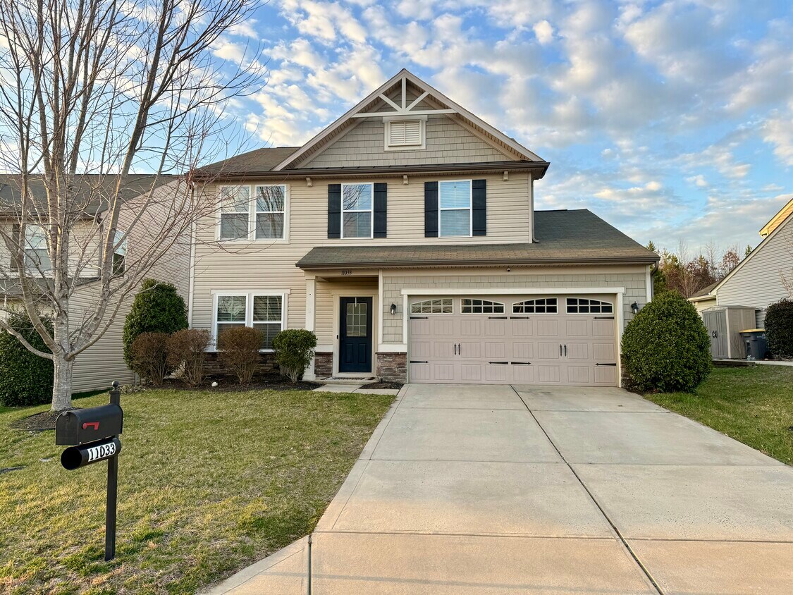 11033 Hat Creek Ln, Davidson, NC 28036 House Rental in Davidson, NC