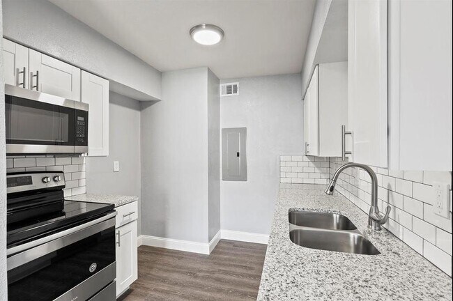 Foto del edificio - 4832 Locke Ave