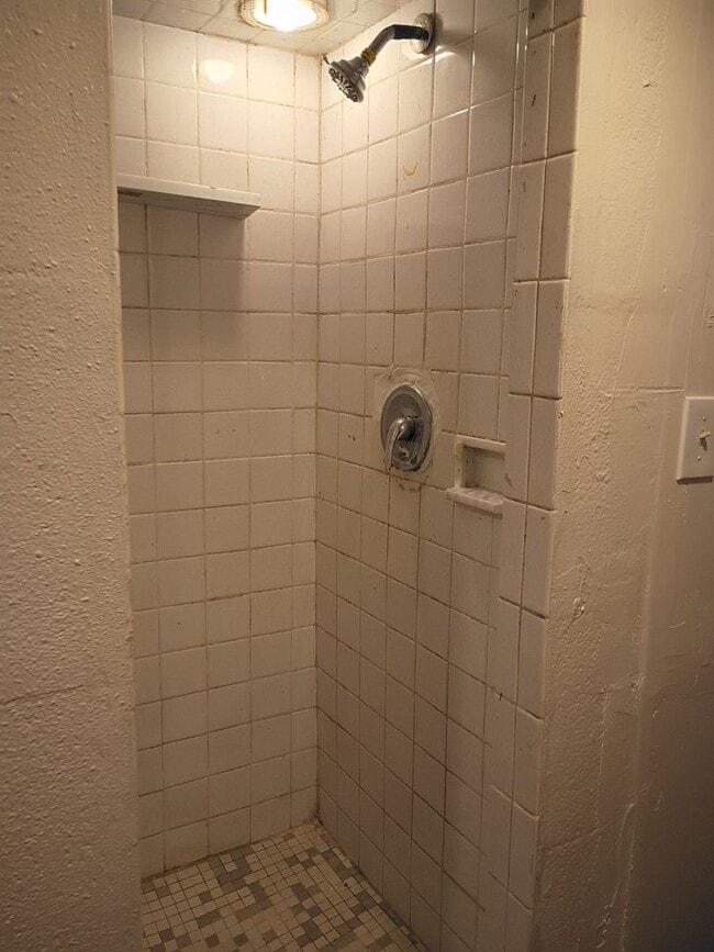 Foto del edificio - 7348-7348A W Medford Ave