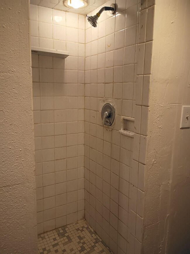Foto del edificio - 7348 W Medford Ave