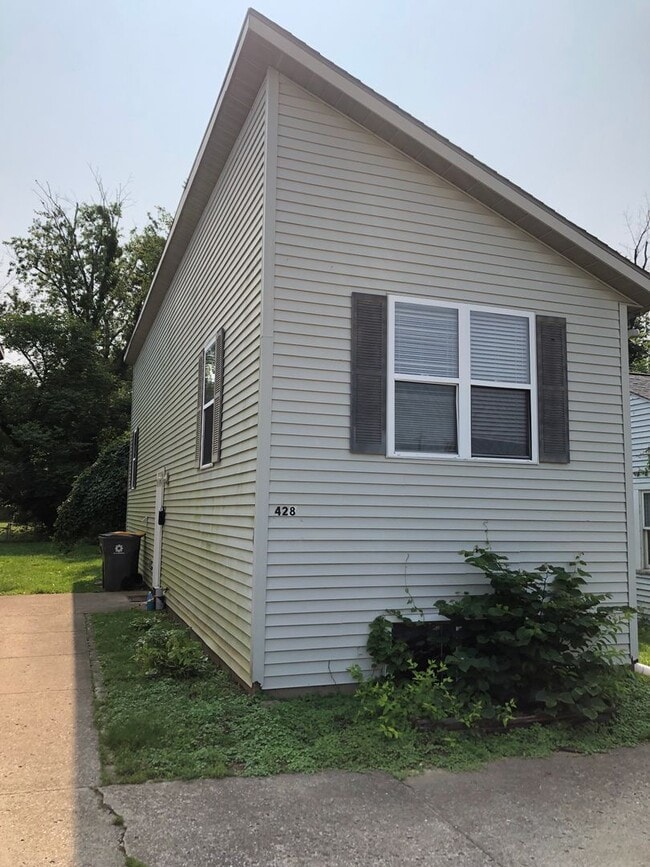 Building Photo - 3 bedroom house