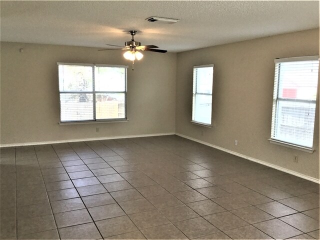 Foto del edificio - 4531 Sherwood Way