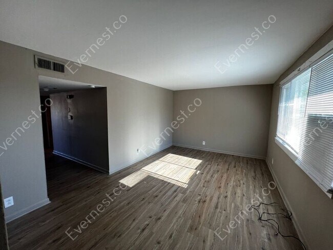 Foto del edificio - 1215 32nd St N