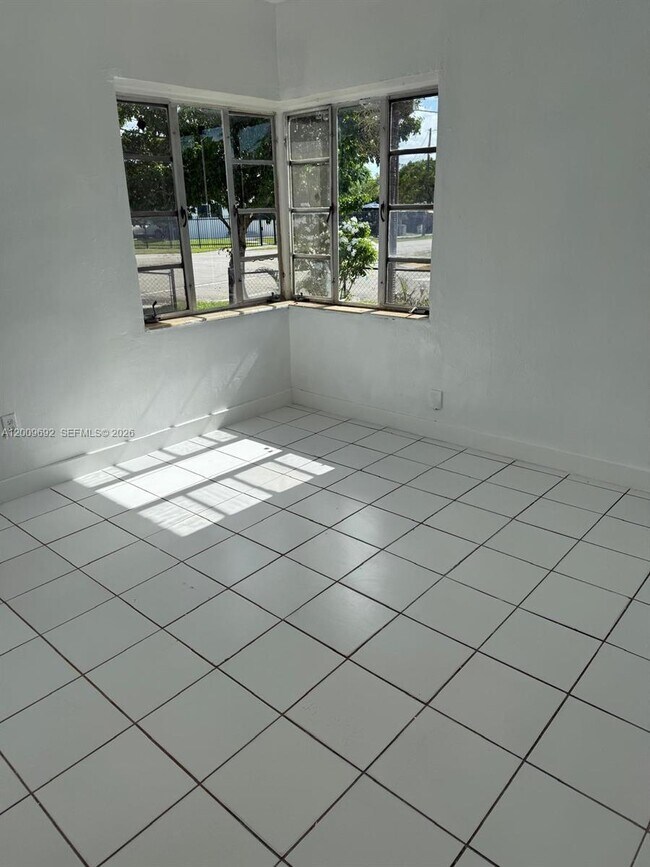 Foto del edificio - 3100 SW 13th St