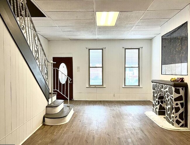 Foto del edificio - 1414 W Pacific St