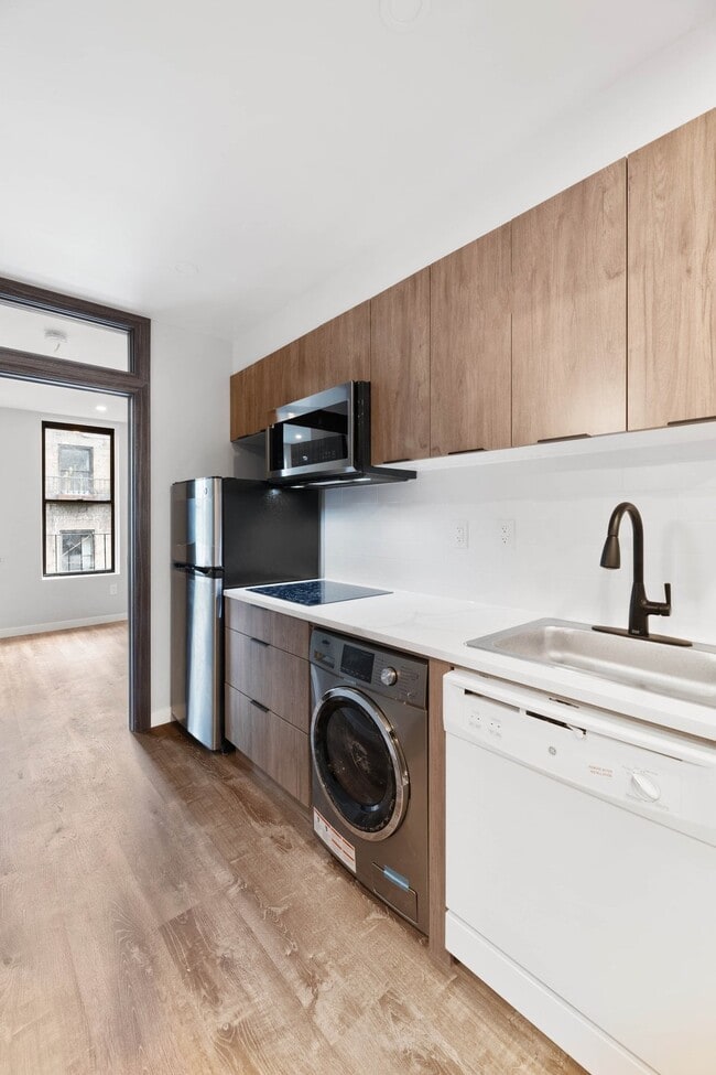 Foto del edificio - 437 W 46th St