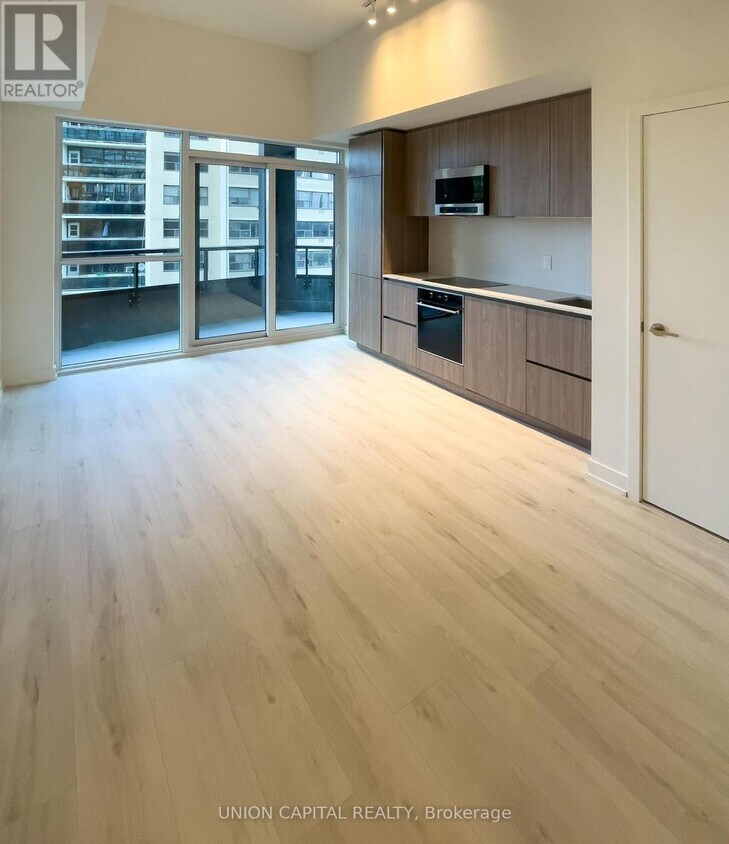 Photo principale - 120 Broadway Ave