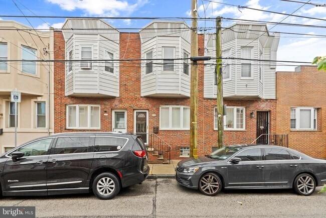 Building Photo - 3207 Salmon St