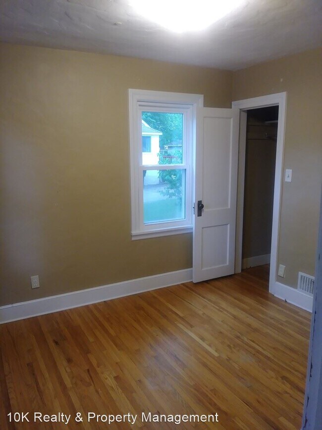 Building Photo - 3 br, 1 bath House - 825 Brisbin St