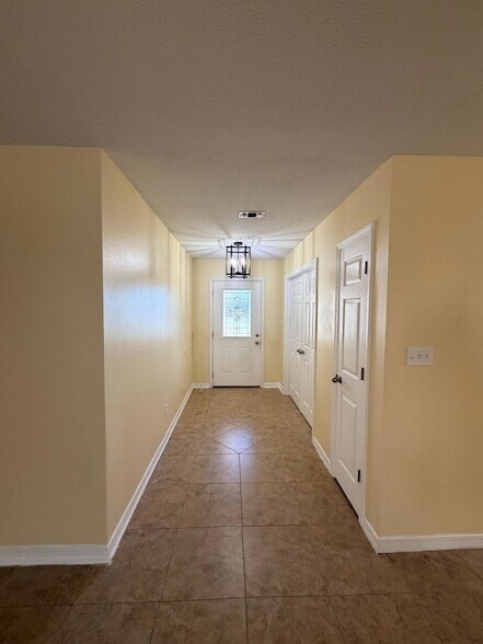 Foto del edificio - 6952 Cotton Boll Ln