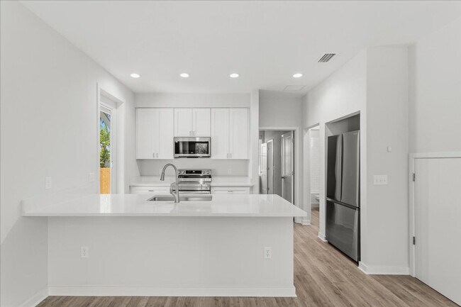 Foto del edificio - 516 SW 7th Pl