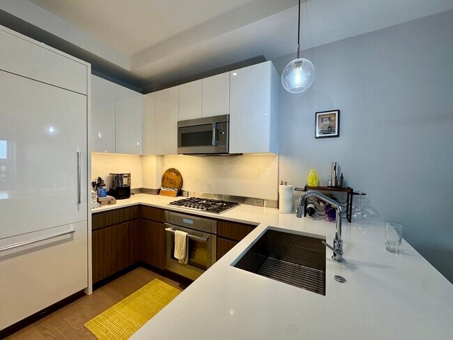 Foto del edificio - 100 Shawmut Ave