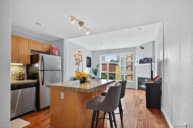 Foto del edificio - 1240 India St